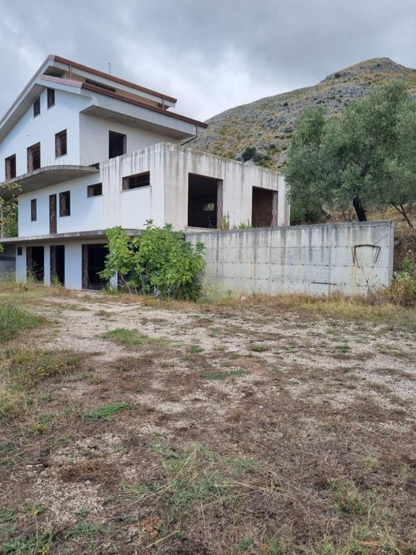 casa indipendente in vendita a Formia in zona Castellonorato