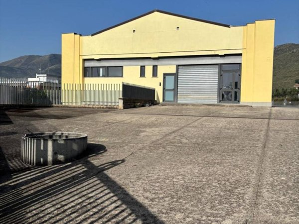 negozio in vendita a Formia