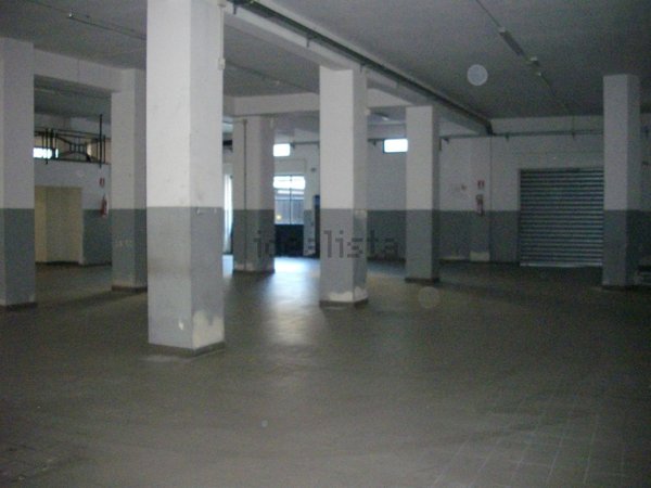 locale commerciale in vendita a Formia