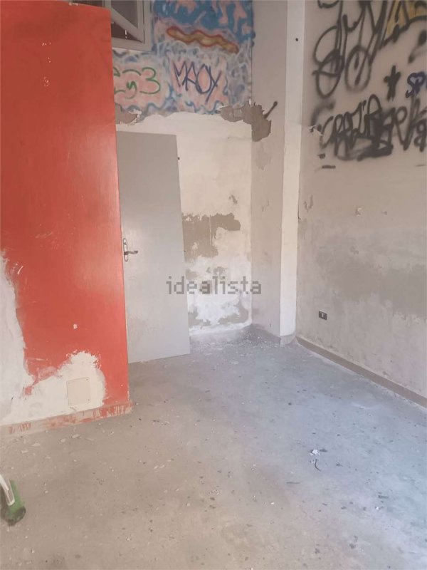 locale commerciale in vendita a Formia