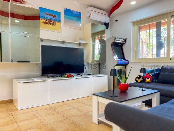 casa indipendente in vendita a Formia in zona Penitro