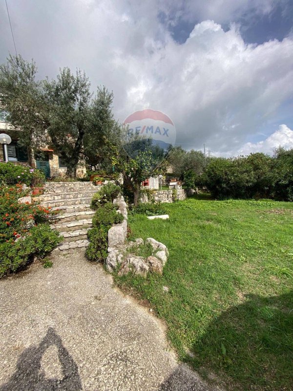 casa indipendente in vendita a Formia in zona Castellonorato