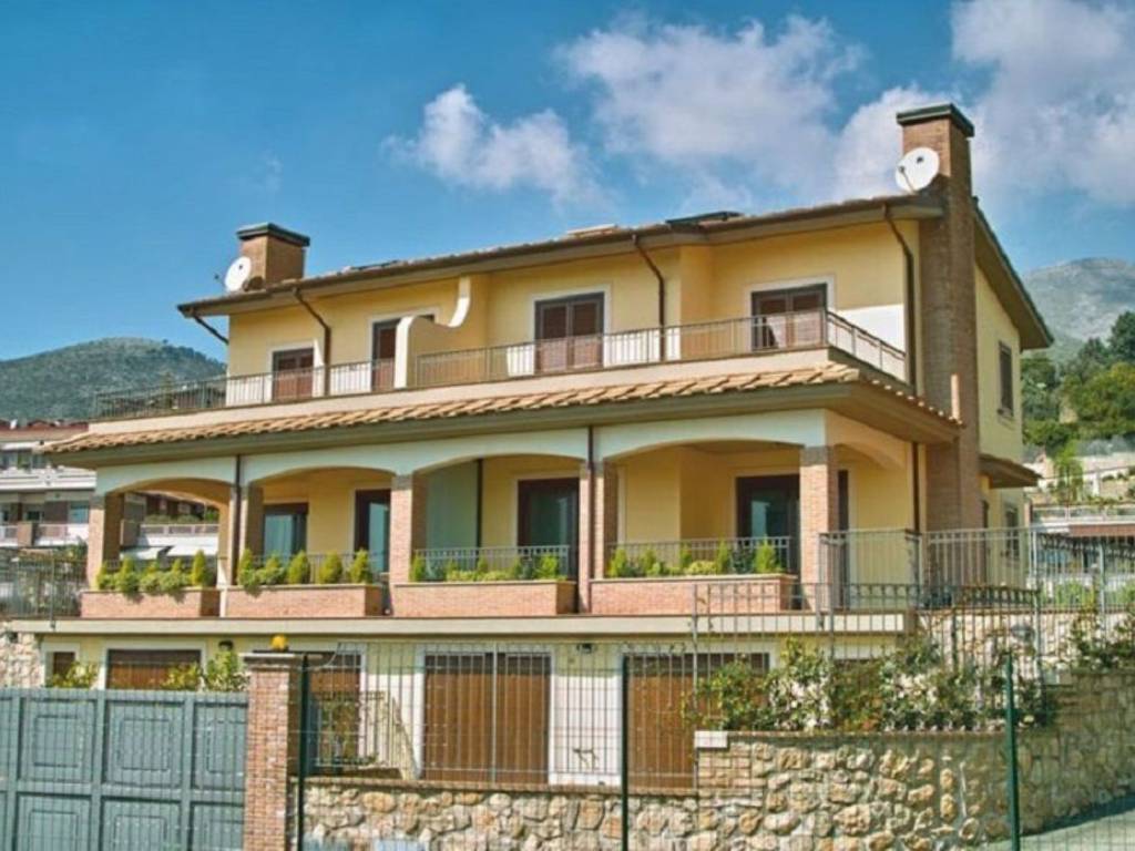 casa indipendente in vendita a Formia