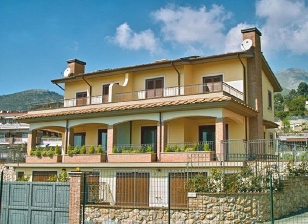 casa indipendente in vendita a Formia