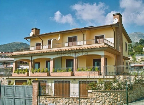 casa indipendente in vendita a Formia