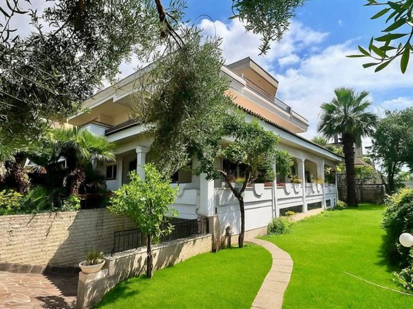 casa indipendente in vendita a Formia