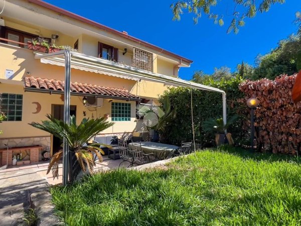 casa indipendente in vendita a Formia