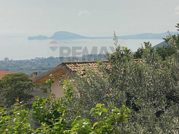 casa indipendente in vendita a Formia in zona Castellonorato