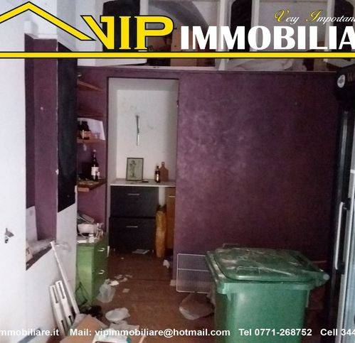 negozio in vendita a Formia