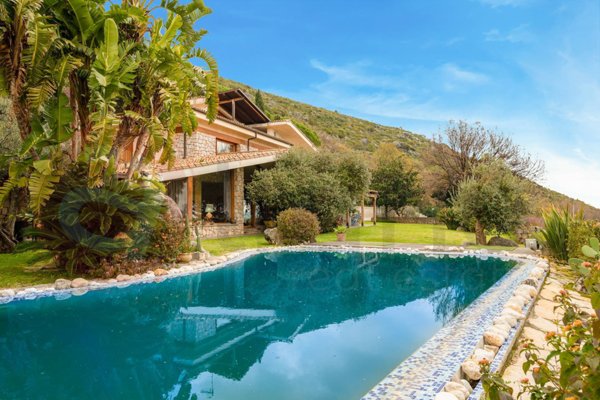 casa indipendente in vendita a Formia