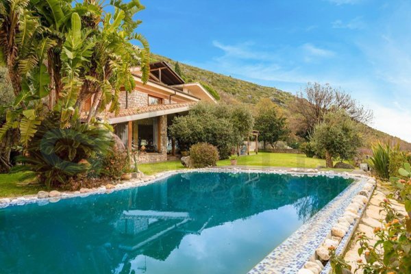 casa indipendente in vendita a Formia