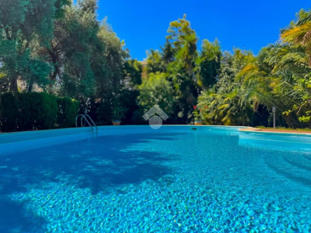 casa indipendente in vendita a Formia