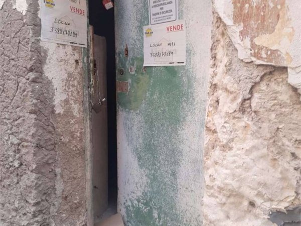 negozio in vendita a Formia