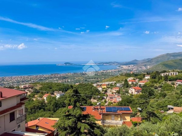 appartamento in vendita a Formia in zona Castellonorato