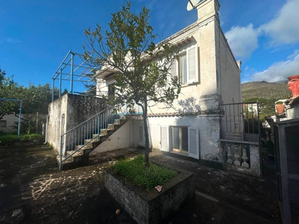 casa indipendente in vendita a Formia