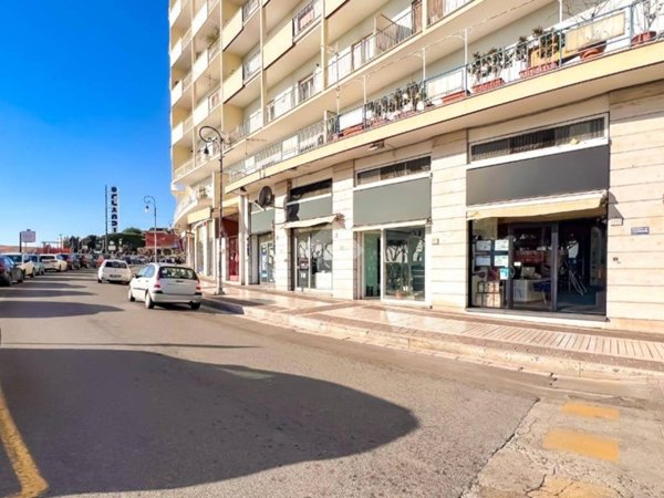 locale commerciale in vendita a Formia