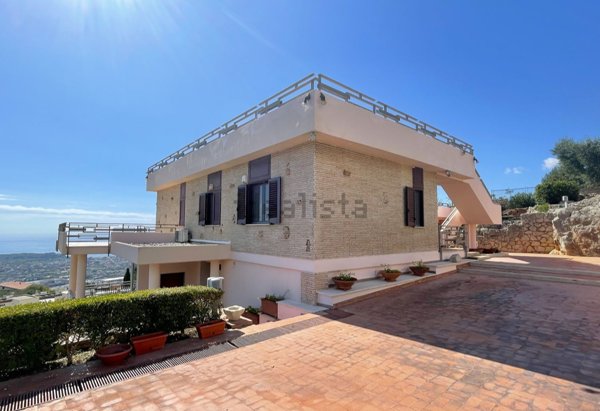 casa indipendente in vendita a Formia in zona Castellonorato