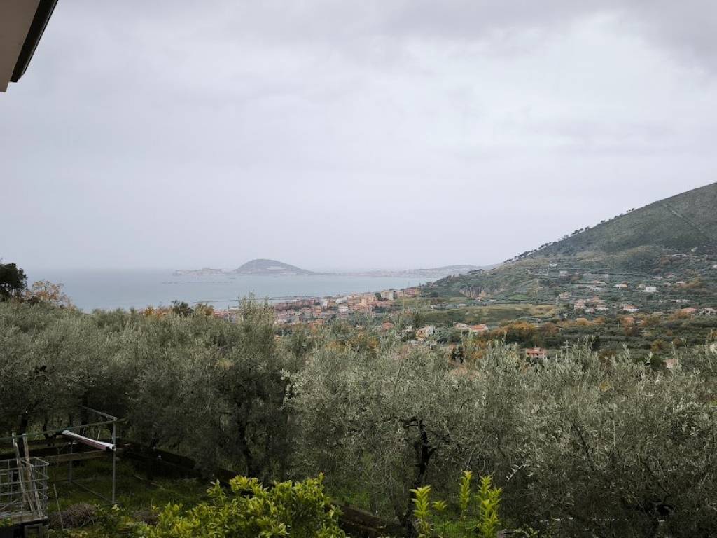 casa indipendente in vendita a Formia