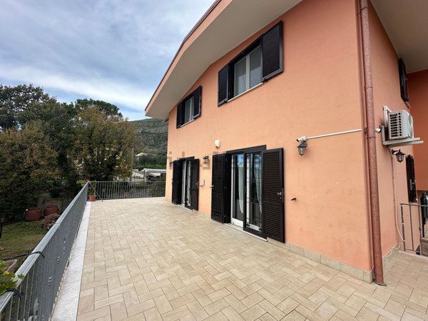 casa indipendente in vendita a Formia