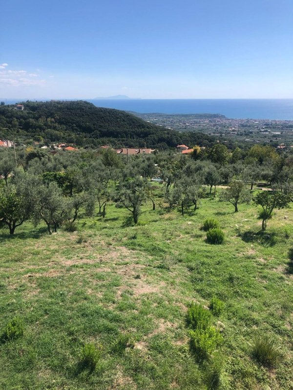 casa indipendente in vendita a Formia in zona Castellonorato