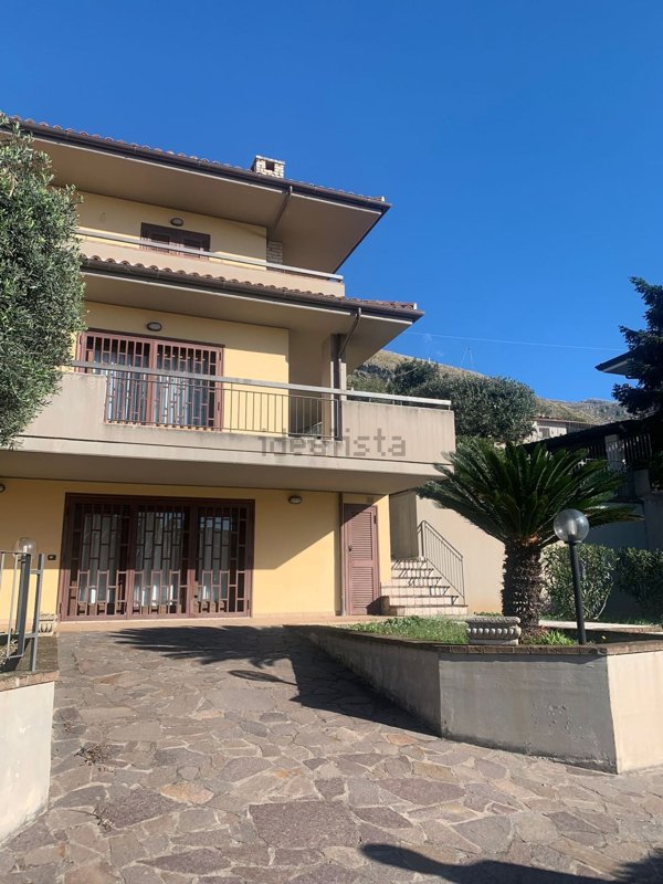 casa indipendente in vendita a Formia in zona Trivio