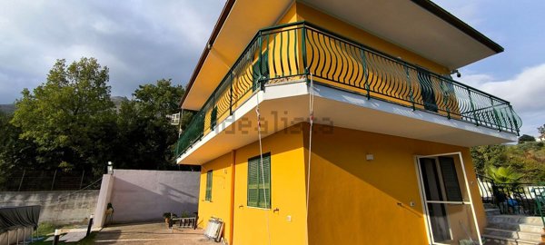 casa indipendente in vendita a Formia in zona Castellonorato