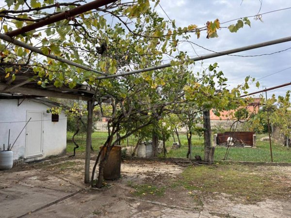 locale commerciale in vendita a Formia