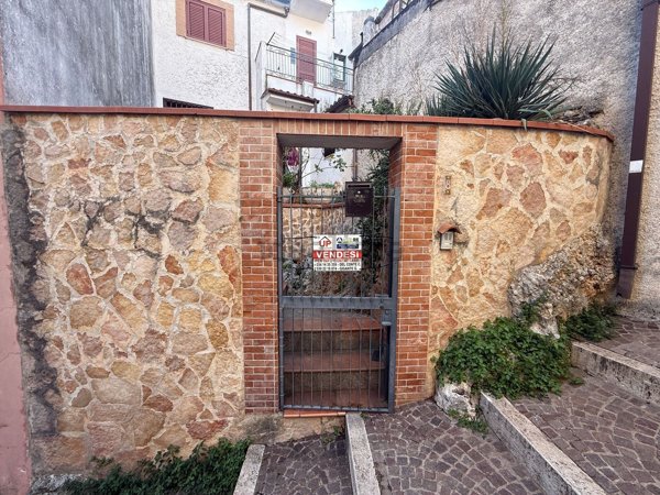 appartamento in vendita a Formia in zona Trivio