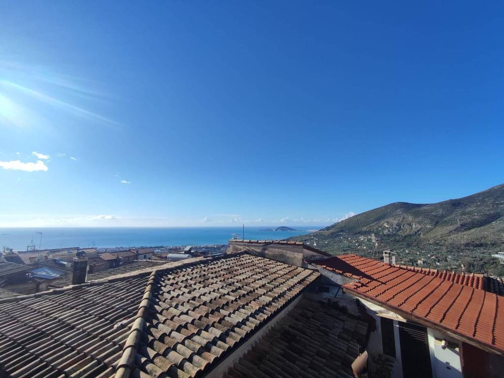 casa indipendente in vendita a Formia in zona Trivio