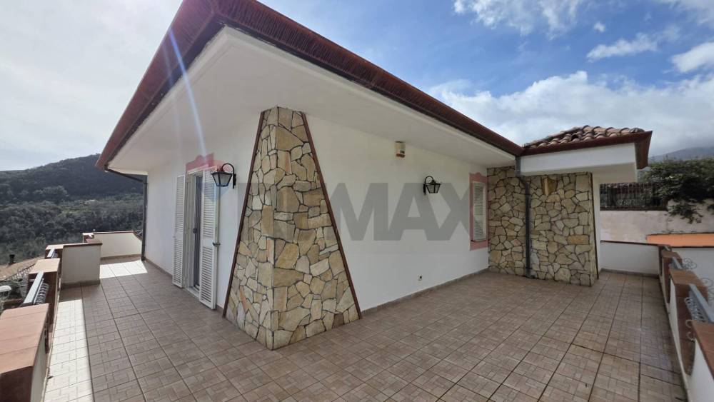 casa indipendente in vendita a Formia in zona Trivio