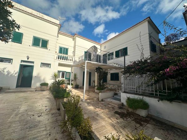 casa indipendente in vendita a Formia