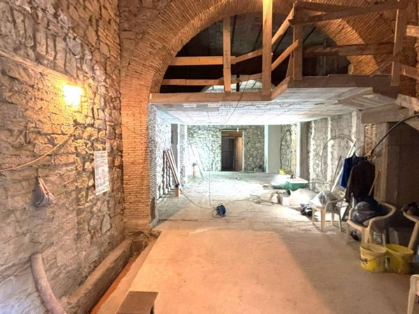 negozio in vendita a Formia