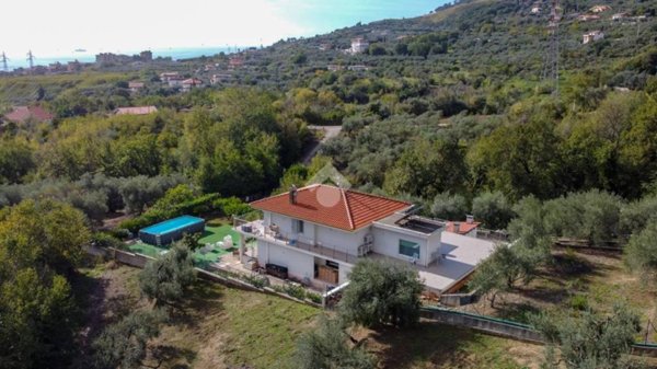 casa indipendente in vendita a Formia