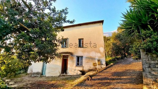 quadrivano in vendita a Formia in zona Castellonorato