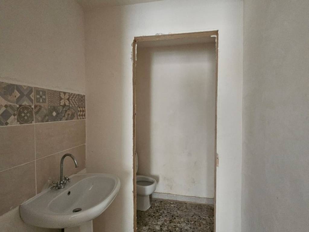 negozio in vendita a Formia