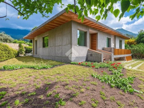 casa indipendente in vendita a Formia in zona Marànola