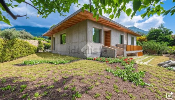 casale in vendita a Formia in zona Marànola