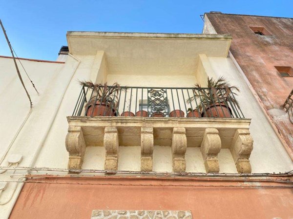 locale commerciale in vendita a Formia
