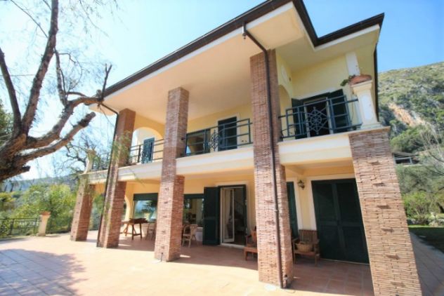 casa indipendente in vendita a Formia