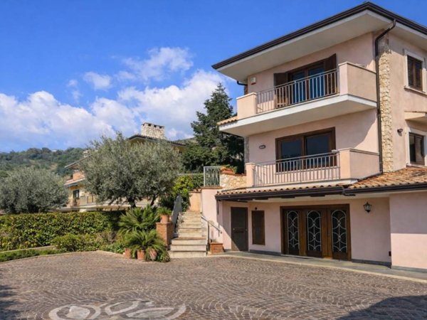 casa indipendente in vendita a Formia in zona Trivio