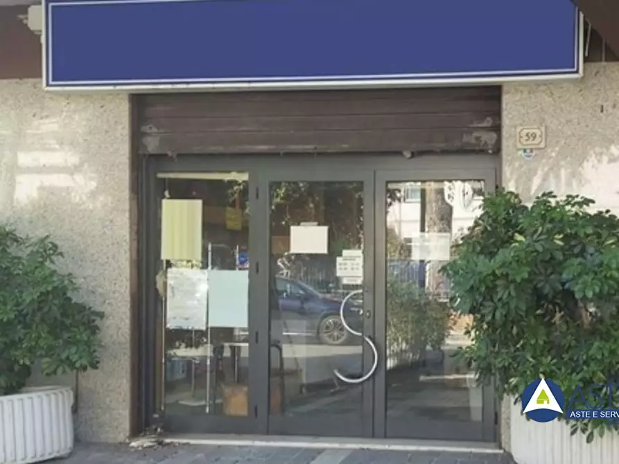 negozio in vendita a Formia