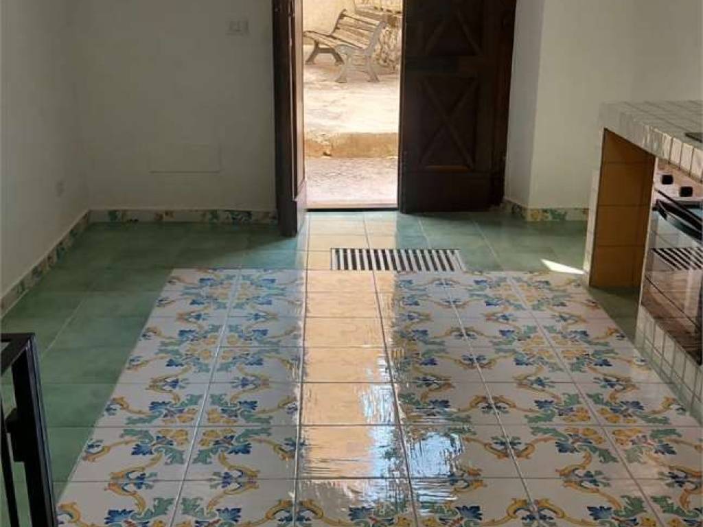appartamento in vendita a Formia in zona Mola di Gaeta