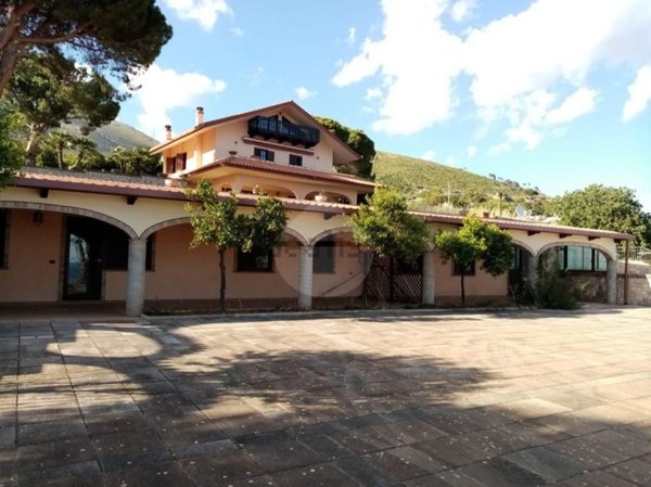 casa indipendente in vendita a Formia