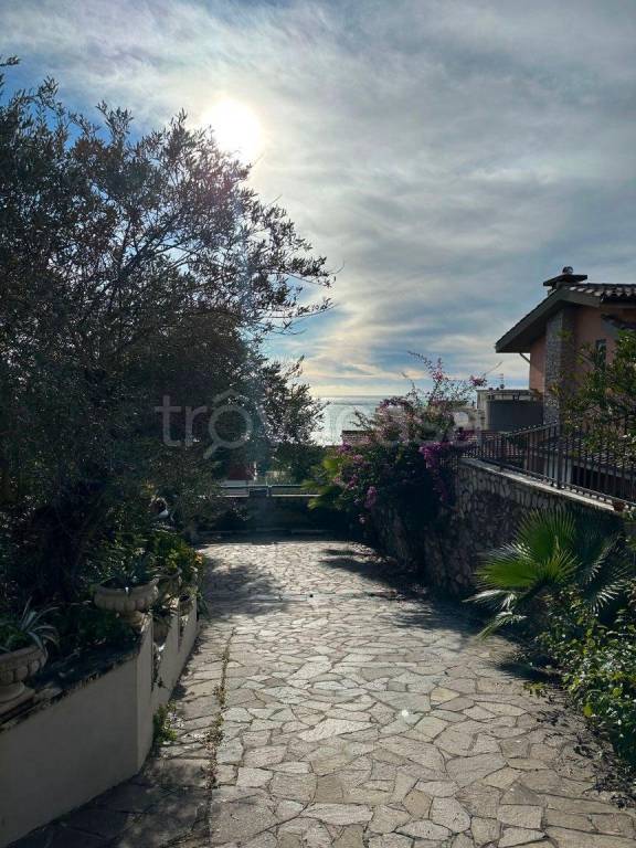 casa indipendente in vendita a Formia