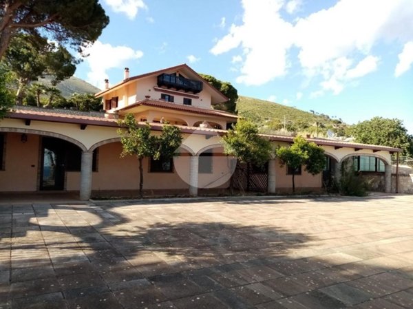 casa indipendente in vendita a Formia