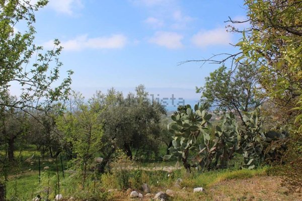 casa indipendente in vendita a Formia in zona Castellonorato