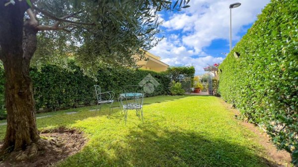 casa indipendente in vendita a Formia in zona Mola di Gaeta