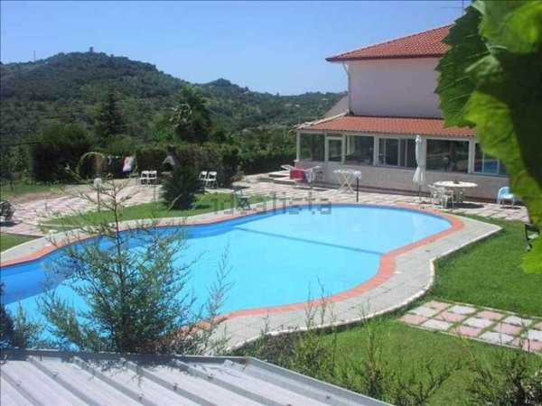 casa indipendente in vendita a Formia