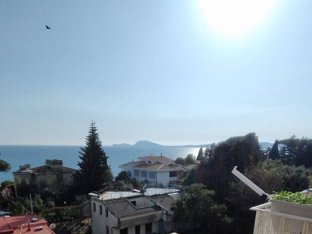 appartamento in vendita a Formia in zona Acquatraversa