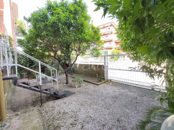 appartamento in vendita a Formia in zona Acquatraversa